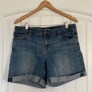 Ann Taylor Loft original Jean Short Size 8